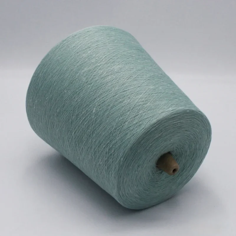 Sợi polyester lanh 30/1 màu xanh ngọc Sợi lanh polyester 30/1 màu xanh ngọc dạng ống