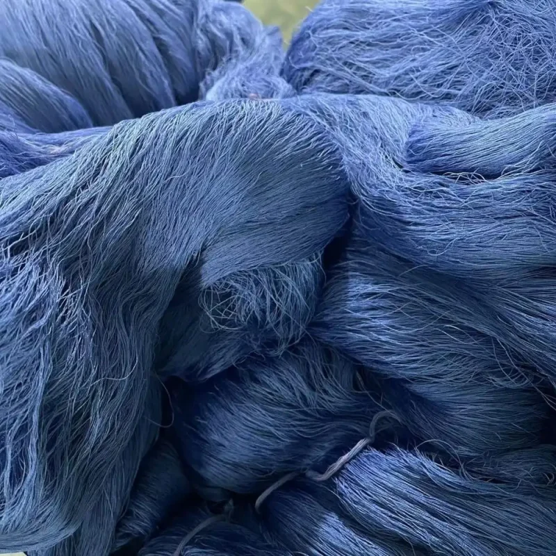 Sợi cotton mercerized màu xanh dạng hank Sợi cotton mercerized màu xanh dạng hank sau nhuộm