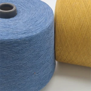 Cận cảnh sợi melange pha màu Cận cảnh sợi melange pha màu xanh và vàng