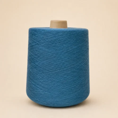 Ống sợi cotton 100% màu xanh dương quấn cone dùng cho dệt kim tất