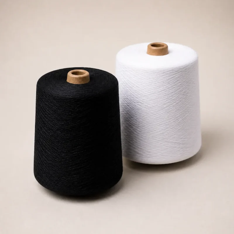 Cuộn sợi cotton 100% màu đen và trắng 20s/1 21s/1 đặt thẳng