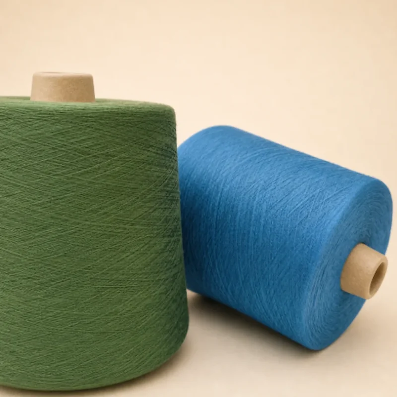 Sợi cotton 100% màu xanh lá và xanh dương Hai ống sợi cotton 100% màu xanh lá và xanh dương dùng cho dệt kim