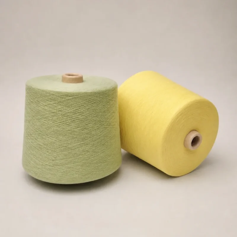 Sợi cotton Ne 211 màu xanh nhạt và vàng Hai cuộn sợi cotton chải thô Ne 21/1 màu xanh nhạt và vàng