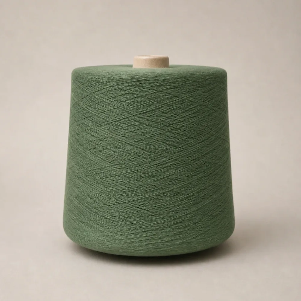 Cuộn sợi cotton chải thô Ne 21/1 màu xanh lá dùng để dệt tất