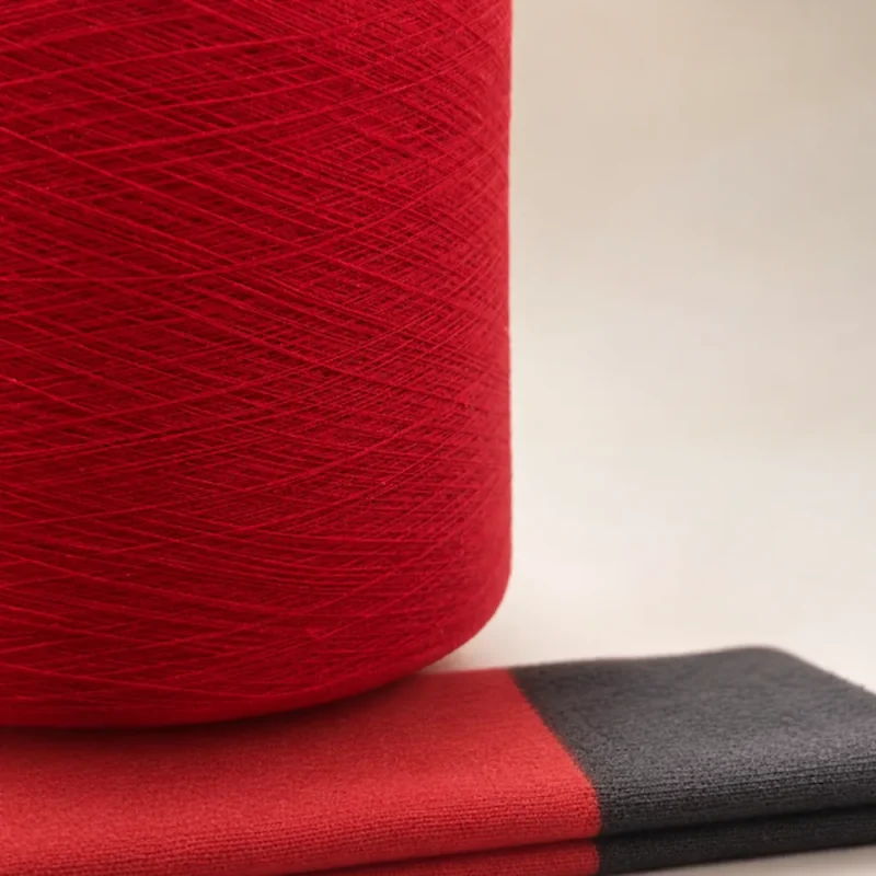 Sợi cotton chải thô màu xanh dương cho dệt vớ Cone sợi cotton màu xanh dương đặt cạnh vớ dệt kim màu xanh