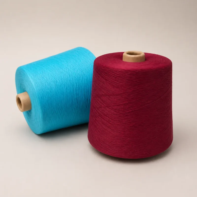 Hai cone sợi cotton mercerized JC60S/2 màu xanh ngọc và đỏ rượu vang