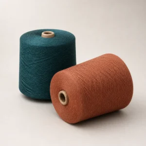 Sợi cotton nhuộm màu xanh cổ vịt và cam đất Hai cone sợi cotton màu xanh cổ vịt và cam đất