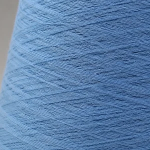 Bề mặt sợi cotton gas mercerized Ne 322 Cận cảnh bề mặt sợi cotton gas mercerized Ne 32/2 màu xanh