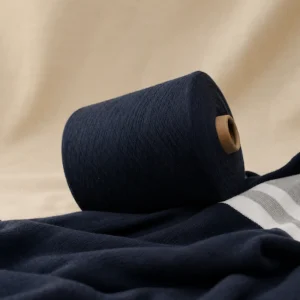 Cone sợi cotton Ne 20/2 30/2 40/2 màu xanh đen Cone sợi cotton màu xanh đen đặt trên vải dệt kim sọc