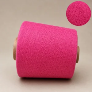 Sợi Cotton BCI 40s Nhuộm Màu Hồng Sợi cotton BCI 40s nhuộm màu hồng, có ảnh phóng chi tiết bề mặt sợi