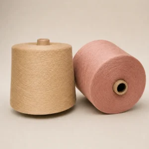 Sợi Cotton Mercerized JC60S2 Màu Be Và Hồng Đất Sợi cotton mercerized JC60S/2 màu be và hồng đất, dùng cho dệt kim và dệt thoi