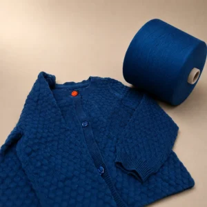 Sợi cotton Ne 80/2 dùng cho áo len dệt kim Cuộn sợi cotton mercerized Ne 80/2 bên cạnh áo len dệt kim màu xanh