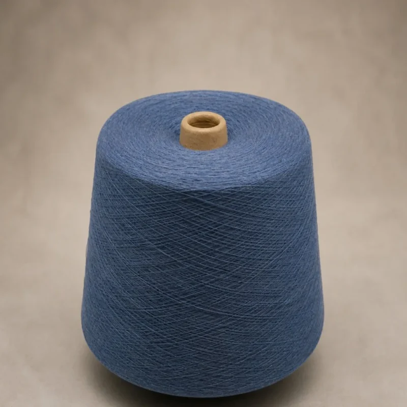 Sợi cotton melange 100% cho dệt tất Cuộn sợi cotton melange 100% màu xanh dùng cho dệt tất