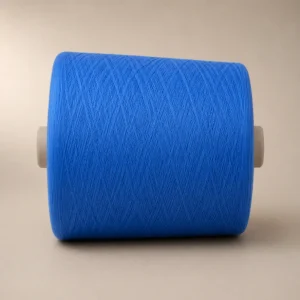 Sợi cotton mercerized Ne 80/2 màu xanh Cuộn sợi cotton mercerized Ne 80/2 màu xanh đặt nằm ngang