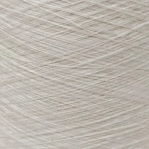 Cận cảnh bề mặt sợi tre 100% Ring Spun màu sáng trên cone