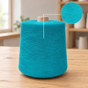 Cuộn sợi tre màu xanh ngọc lam Cuộn sợi tre màu xanh ngọc lam trên bàn gỗ, kèm ô tròn phóng lớn các đường sợi